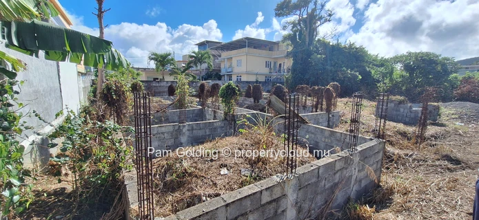 Residential Land in Quatre Bornes – Build Your Dream Home with Mountain Views!