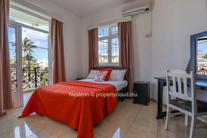 Appartement de 3 chambres à seulement 2 minutes de la plage, avec tout le confort moderne et piscine.