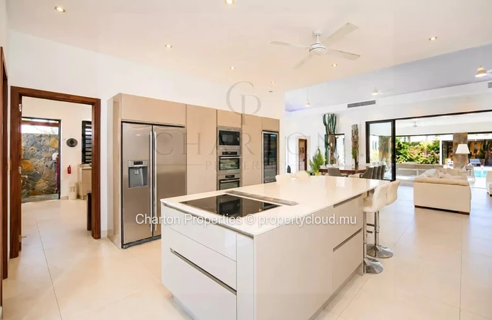 Villa contemporaine de 4 chambres avec bureau et jardin paysager - Grand Baie