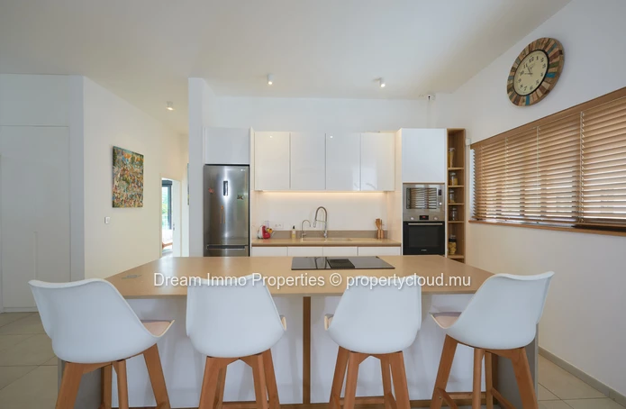Appartement De Standing Meublé De 3 Chambres A Pointe Aux Canonniers - Ile Maurice