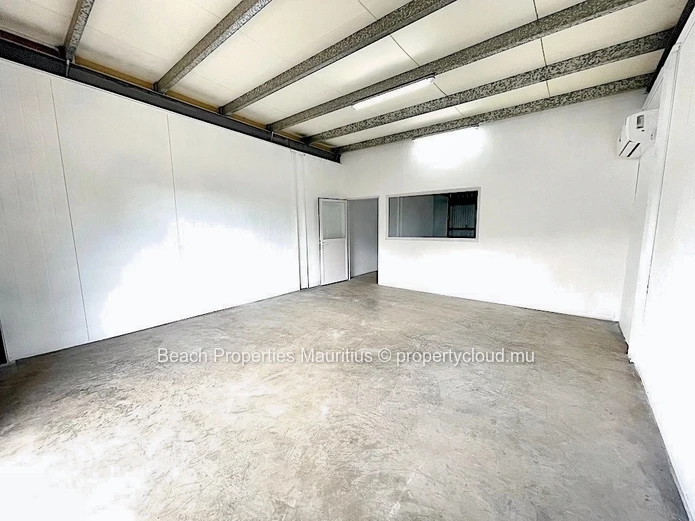Bright 75m² Office with AC & Parking in Tamarin