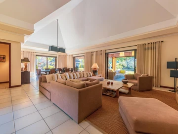 4 Bedroom Villa