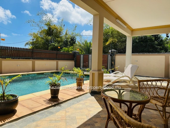 Modern Single-Storey House With A Balinese-Inspired Pool
