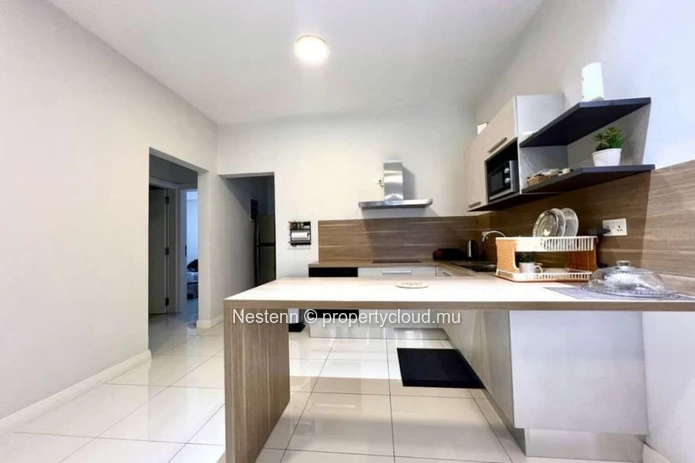 Maison spacieuse et moderne dans un complexe sécurisé et prestigieux.