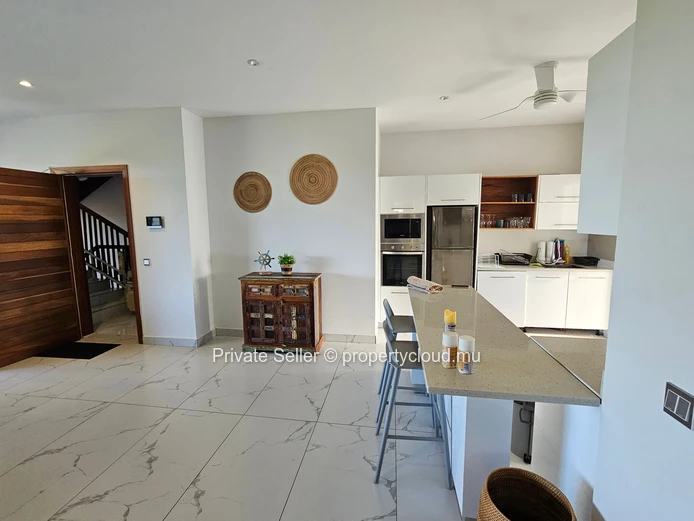 3-Bedroom Penthouse with Private Rooftop & Sea/Mountain Views – Les Voiles, Grand Baie/Pereybere