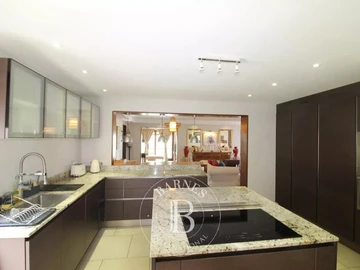 7 Bedroom House