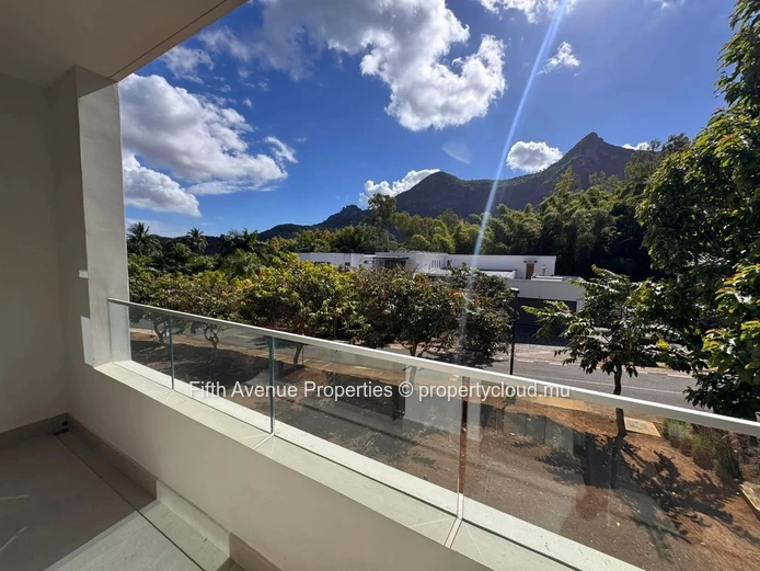 Charming and Elegant 3-Bedroom Apartment