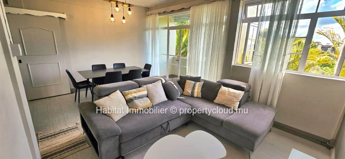 To rent: Apartment of 53 m², located on the 2nd floor (without elevator) in a residence in Curepipe