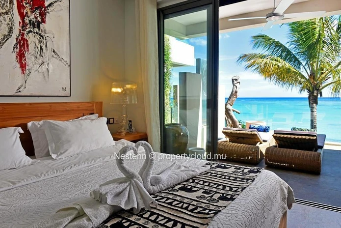 Appartement moderne de 3 chambres sur la mer meublé et décoré avec gout