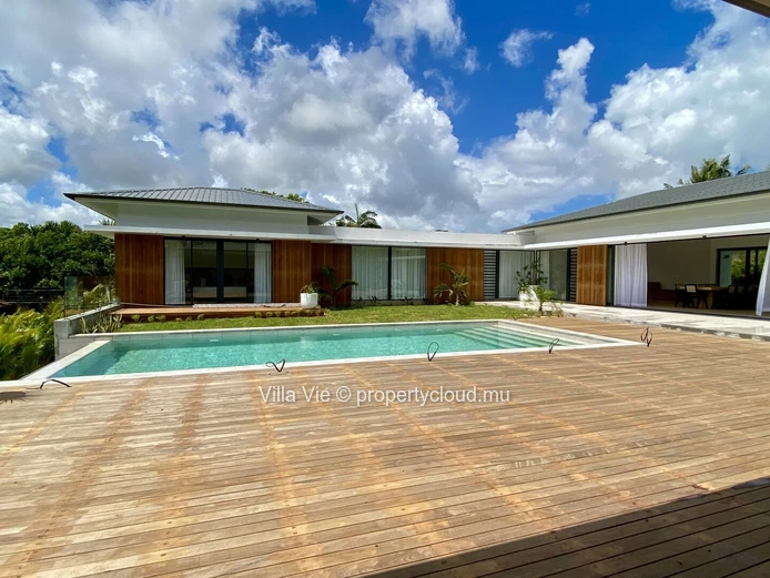Belle Vue - Beautiful newly built modern 4-bedroom house with infinity pool