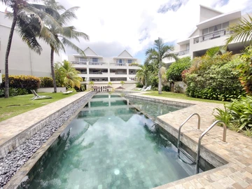 Beautiful apartment located in second position from the beach!