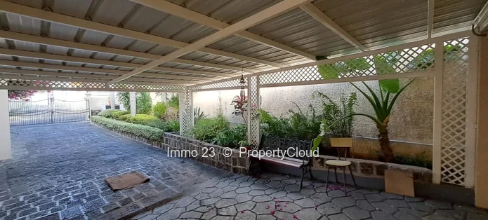 House / Villa - 6 bedrooms - Roches Brunes - Ref. MA85910VE