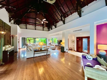 7 Bedroom Villa