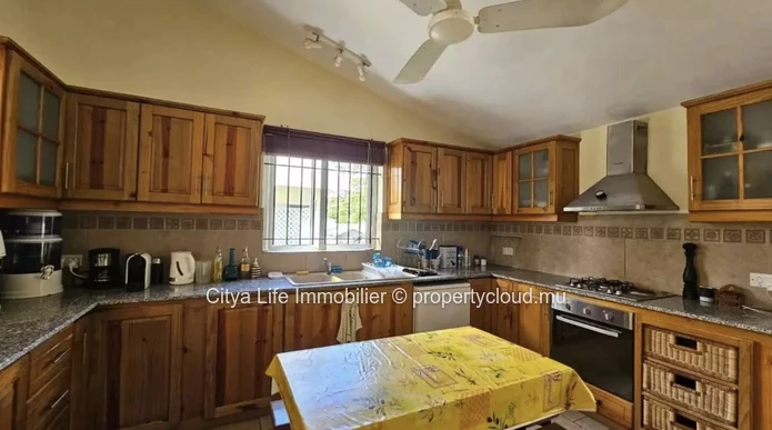 Charmante Villa 2 Chambres avec Piscine et Grand Jardin Tropical — Résidence de Bon Espoir