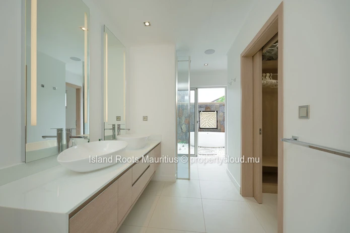 Spacious single-storey villa for sale in Grand Baie!