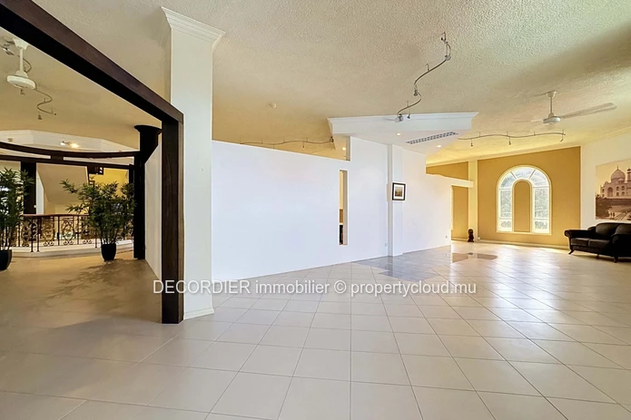 La Maison Coloniale – Propriété commerciale emblématique à la Pointe aux Canonniers (Mandat exclusif)