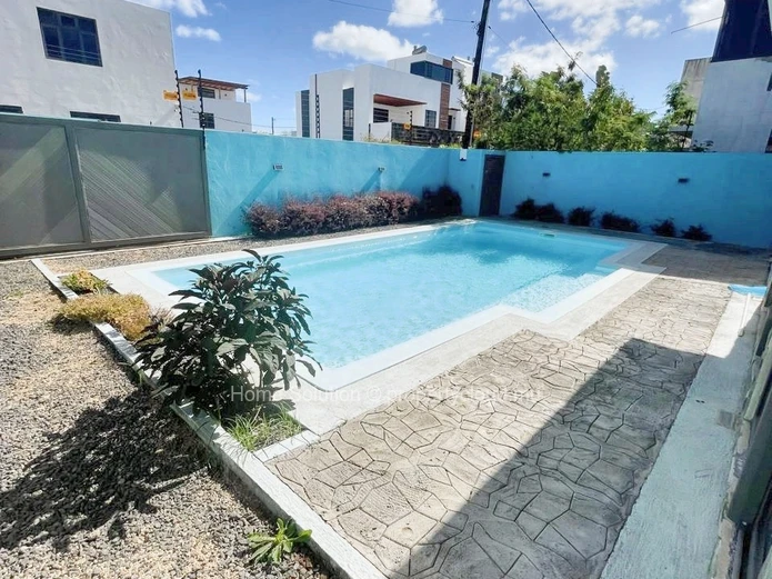 Semi-furnished House in Pereybère