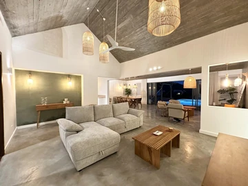 4 Bedroom Villa