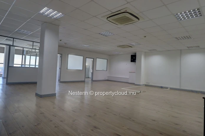 Office Space of 171.64 m² on 6th floor
