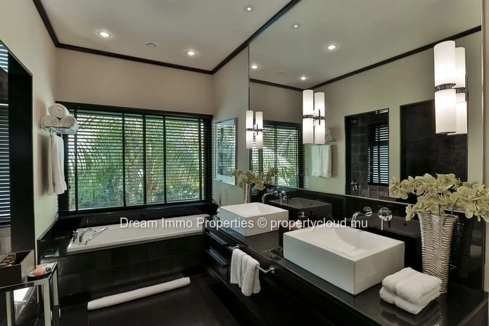 Villa de prestige 4 chambres en suite au cœur du domaine d’Anahita avec vue golf & mer – Ile Maurice