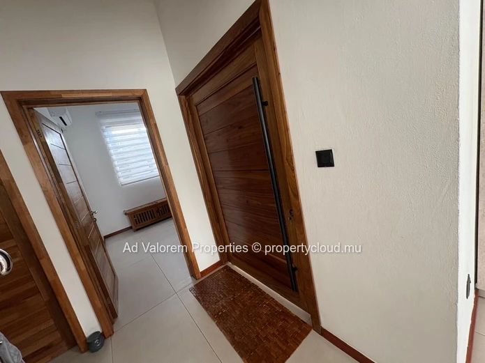 Maison à Vendre à Albion – Vue Mer depuis le Rooftop | Entièrement Meublée