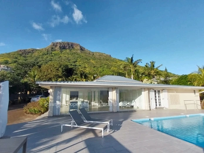 Villa de 4 chambres en vente à Petite Rivièere Noire 