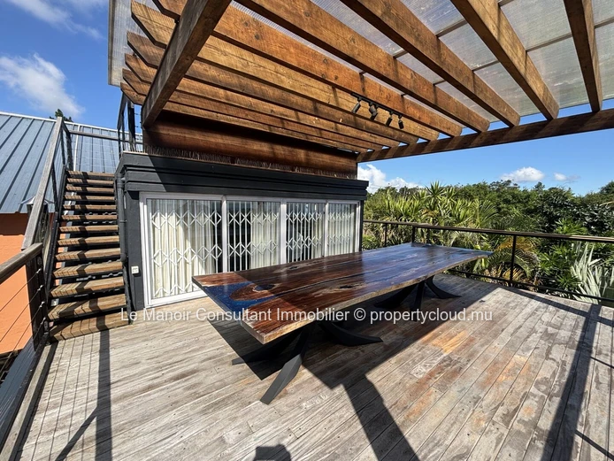 Villa meublée 4 chambres avec piscine à louer à Floréal