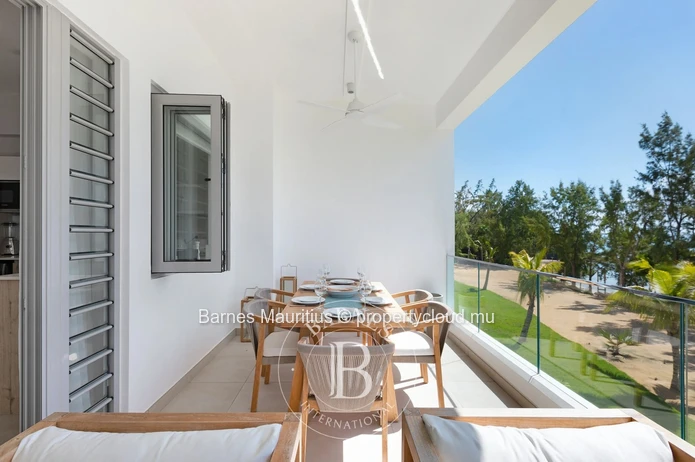 GRAND GAUBE - Luxury Seafront Living - 3 bedrooms