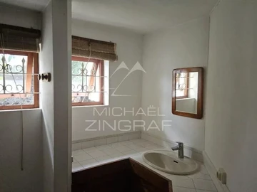 5 Bedroom Villa