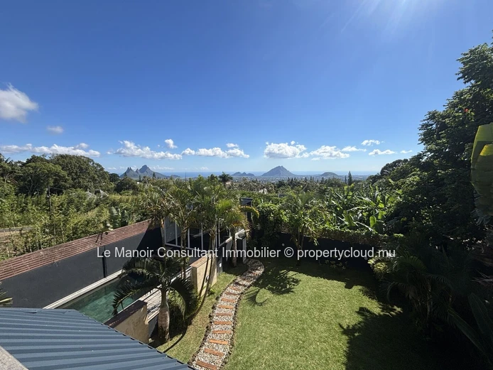 Villa de 4 chambres avec piscine à vendre à Floréal (409 m²)
