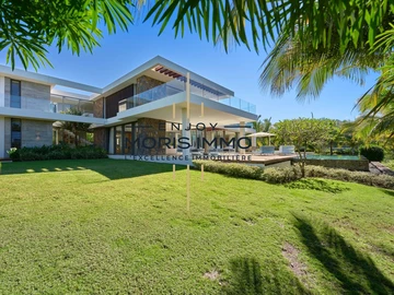 5 Bedroom Villa