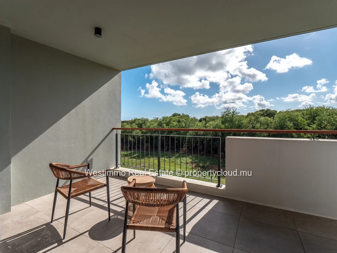 2-bedroom apartment with unobstructed views for rent in Cascavelle, Flic en Flac