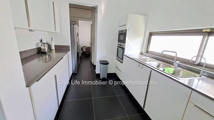 Maison meublée de 300m² avec piscine privée à louer à Grand Baie