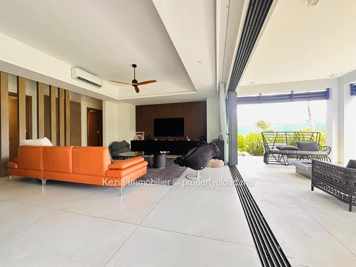 Contemporary Ground Floor Apartment