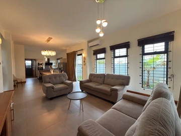5 Bedroom House