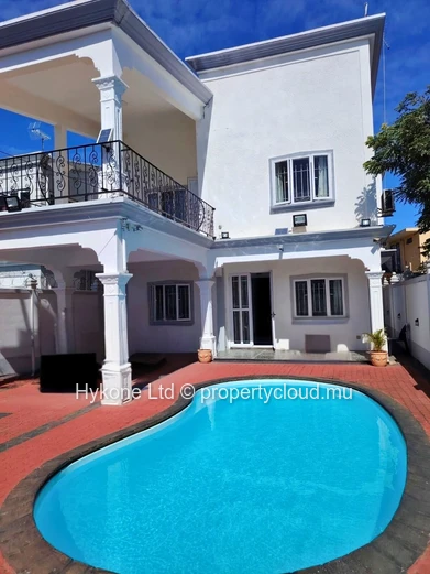 Villa À Louer À Pereybere 