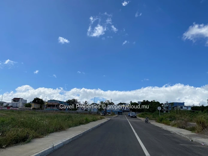 Residential/Commercial land for sale at Lotissement Le Pierrefonds, close by to Quatre Bornes, Cascavelle and Flic en...