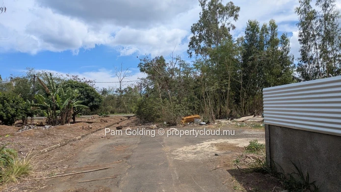 Balaclava – Terrain à vendre – Pam Golding Mauritius