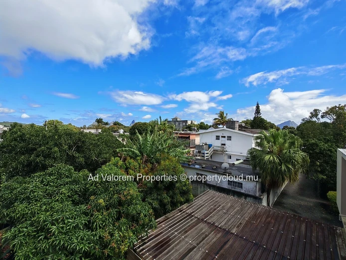 FOR SALE: Spacious 197 m² Duplex with Private Garden in Vacoas!