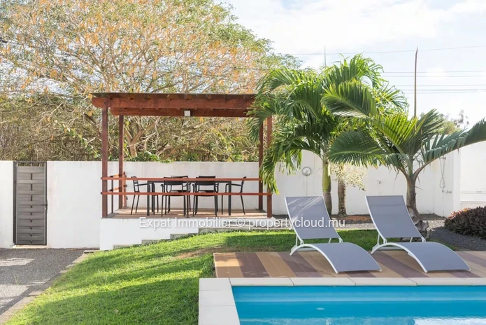 Pleasant 3-Bedroom Villa with Private Pool & Kiosk – For Rent in Grand Baie