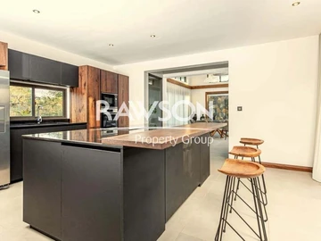 4 Bedroom Villa