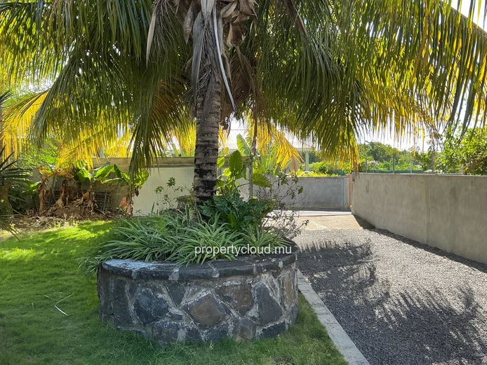FOR RENT in GRAND GAUBE: 3-bedroom apartment with garden