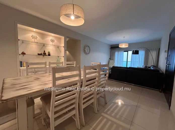Spacious 3-Bedroom Apartment for sale in Sodnac with shared pool