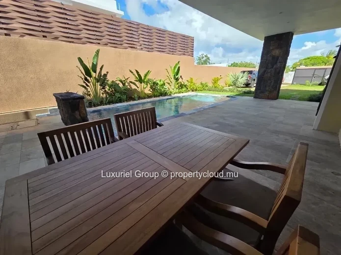 New Luxury Villa for Rent in Pereybere – Space, Comfort and Modern Living