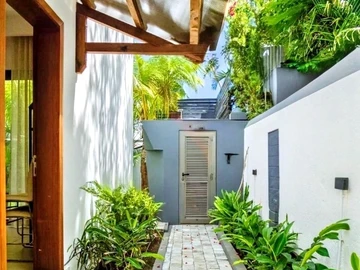5 Bedroom Villa