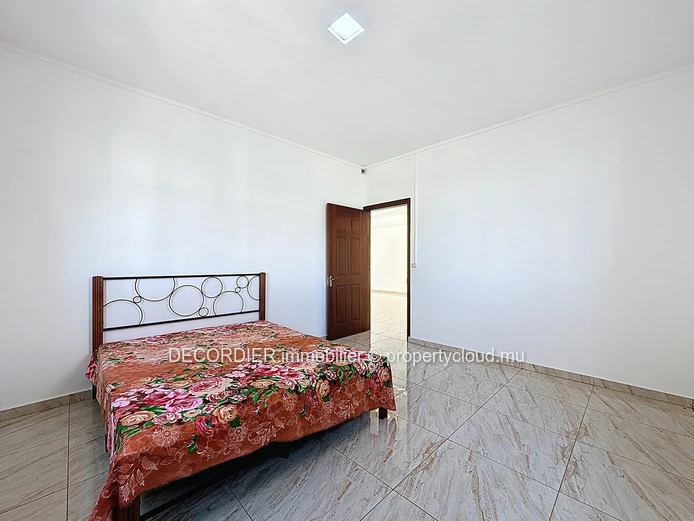 Large 287 m² house for sale