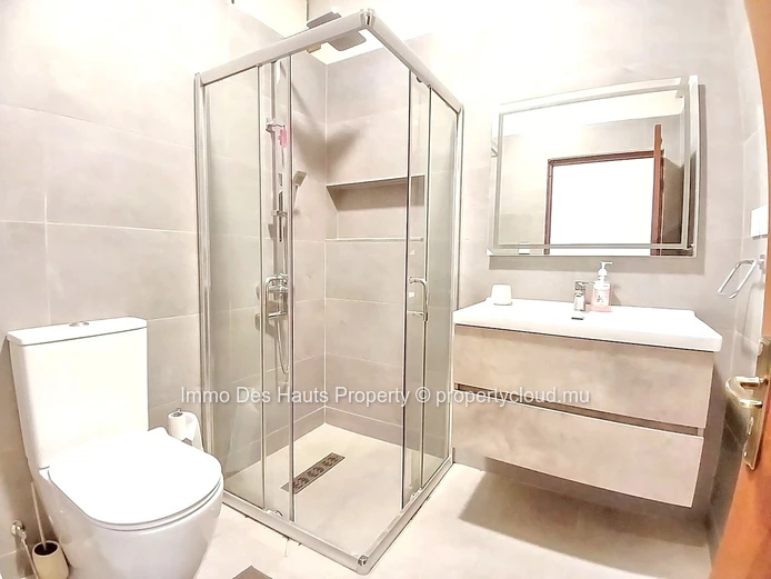 3 bedroom Apartment ground floor semi furnished for sale Curepipe 