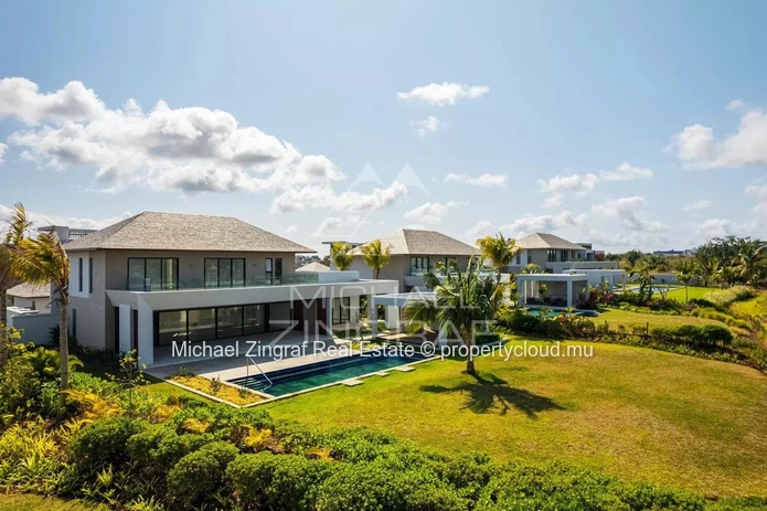Opportunité exceptionnelle – Villa Fairway 5 suites au sein du domaine de golf de Mont Choisy