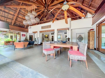 6 Bedroom House