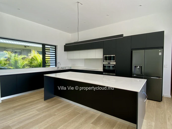 Belle Vue - Beautiful newly built modern 4-bedroom house with infinity pool